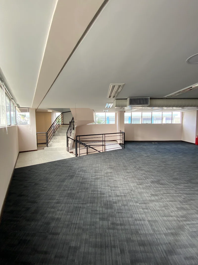 SALA COMERCIAL Foto 2